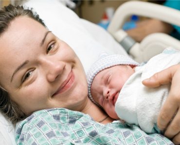 Cómo iniciar la lactancia materna